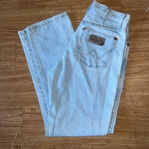Wrangler light wash cowboy cut